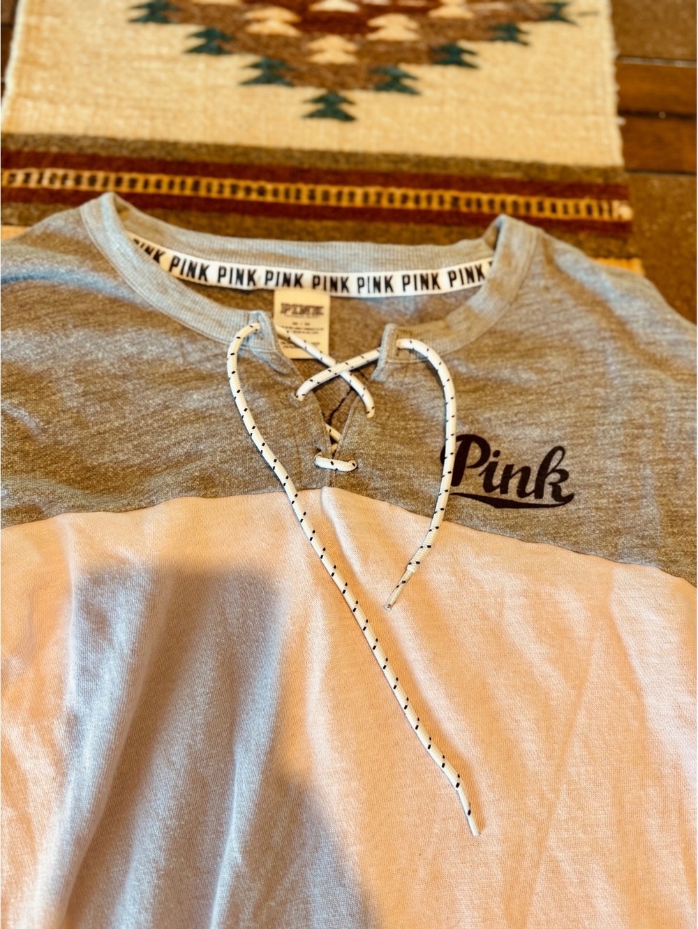 Pink women’s long sleeve size medium - Picture 3 of 4